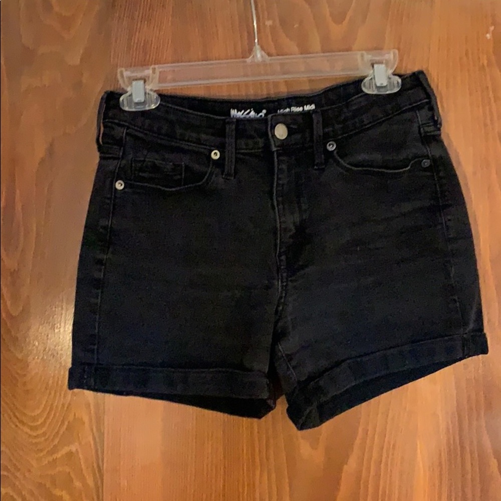 Used black denim short